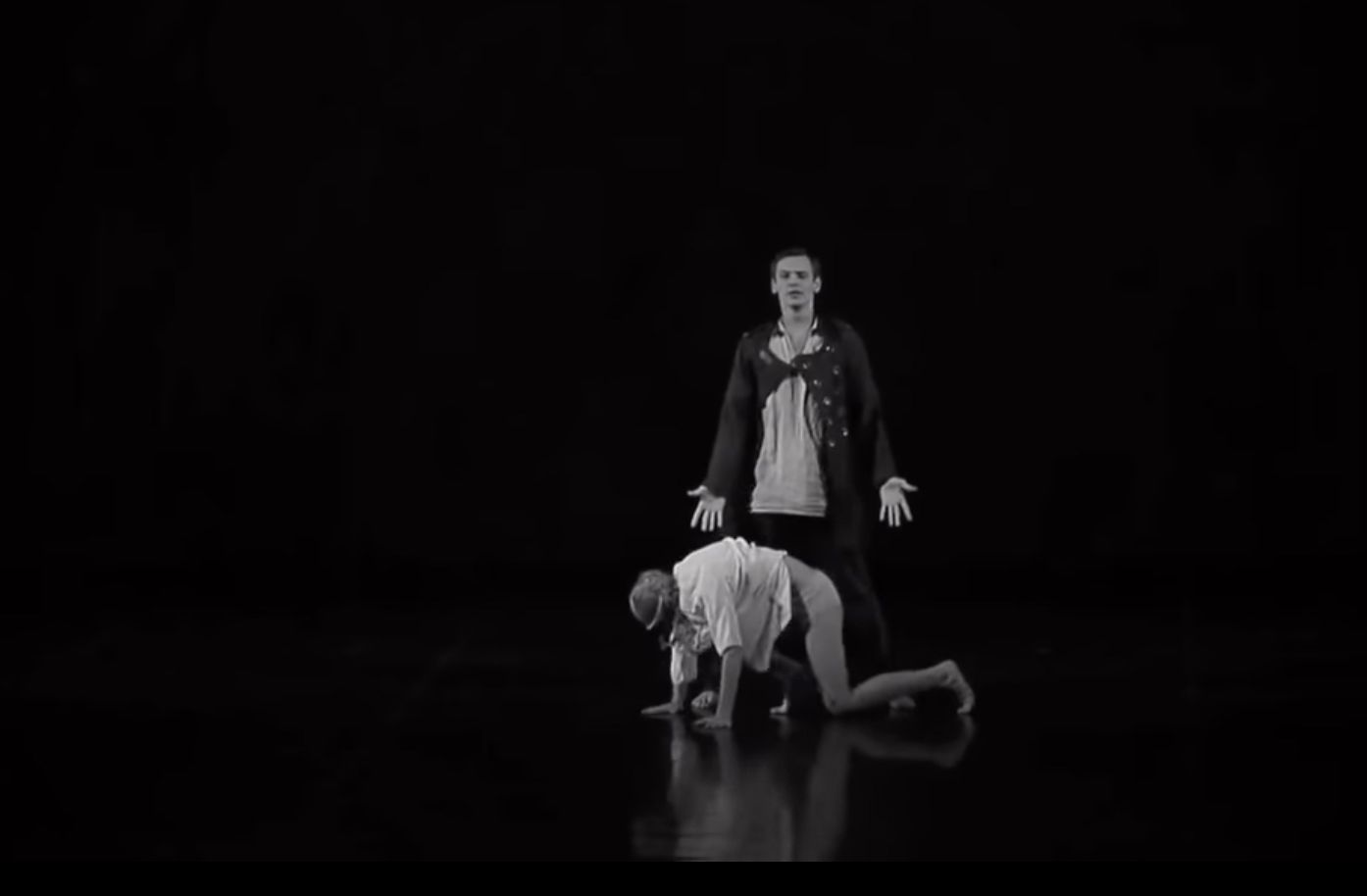 Роман Янчешин був артистом балету Роман Янчешин був артистом балету