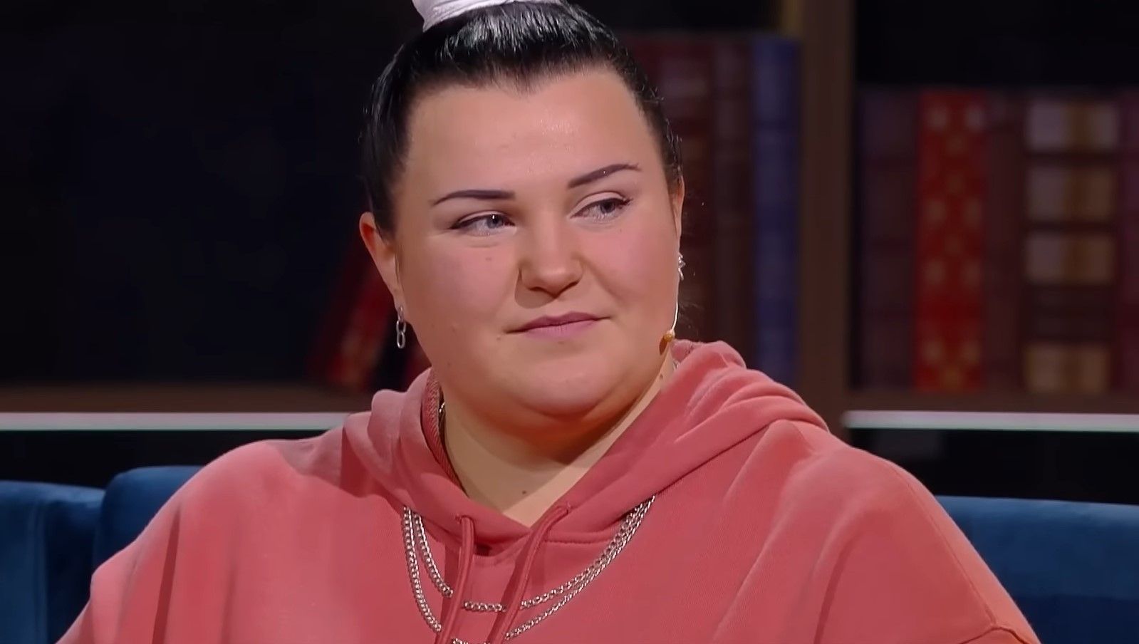 Alyona Alyona рассказала, кем работала до популярности Alyona Alyona рассказала, кем работала до популярности