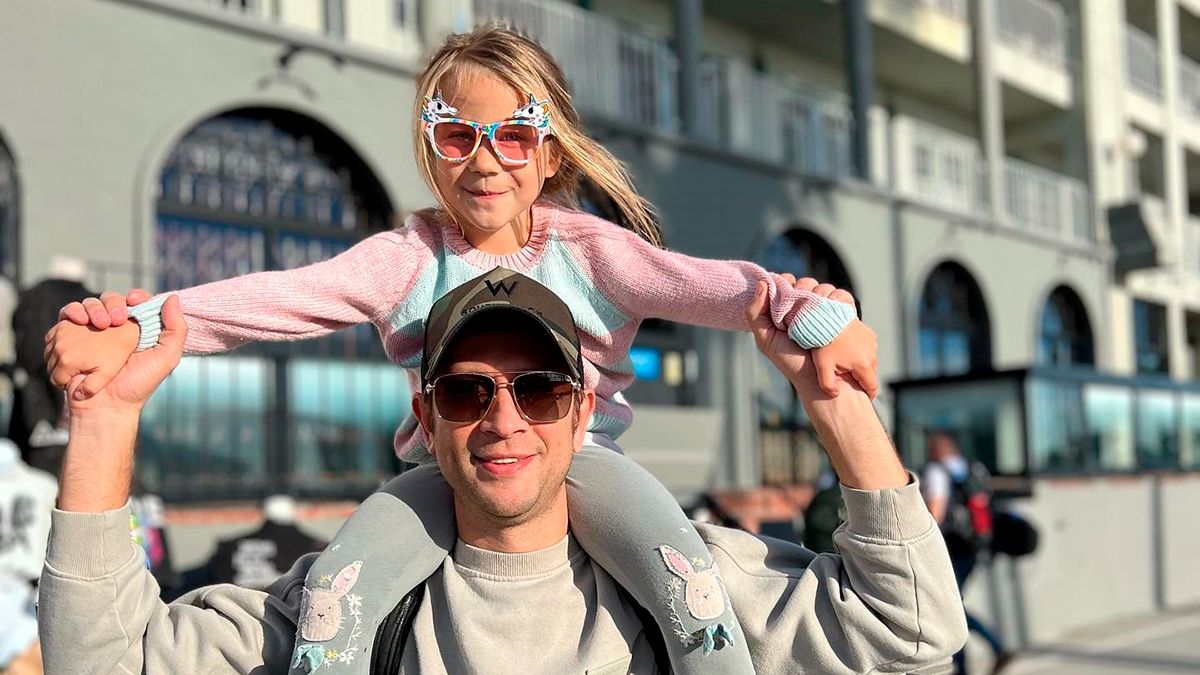 Дмитрий Ступка опозорился в день рождения дочери – видео под русский трек