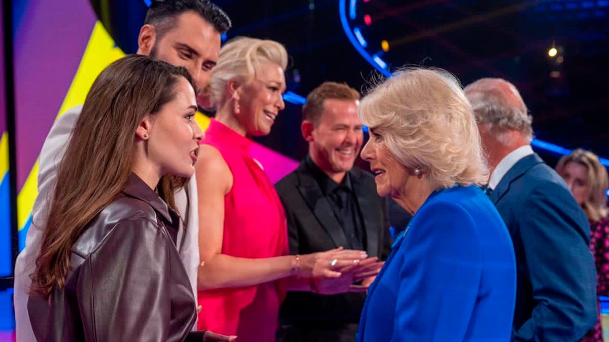 Юлия Санина познакомилась с Чарльзом ІІІ и Камиллой – видео, как это было Юлия Санина познакомилась с Чарльзом ІІІ и Камиллой – видео, как это было