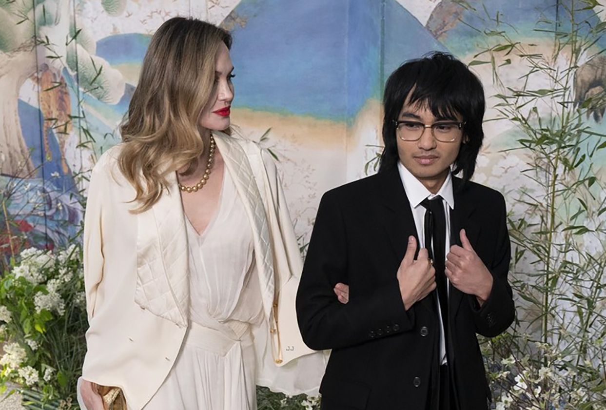 Анджеліна Джолі з сином Меддоксом Анджеліна Джолі з сином Меддоксом