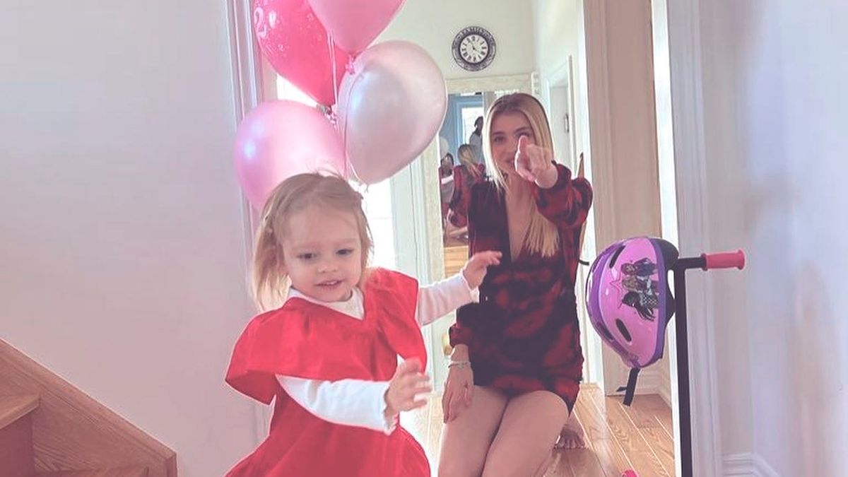 Жена Холостяка Макса Михайлюка показала дочь - как выглядит девочка - фото Жена Холостяка Макса Михайлюка показала дочь - как выглядит девочка - фото