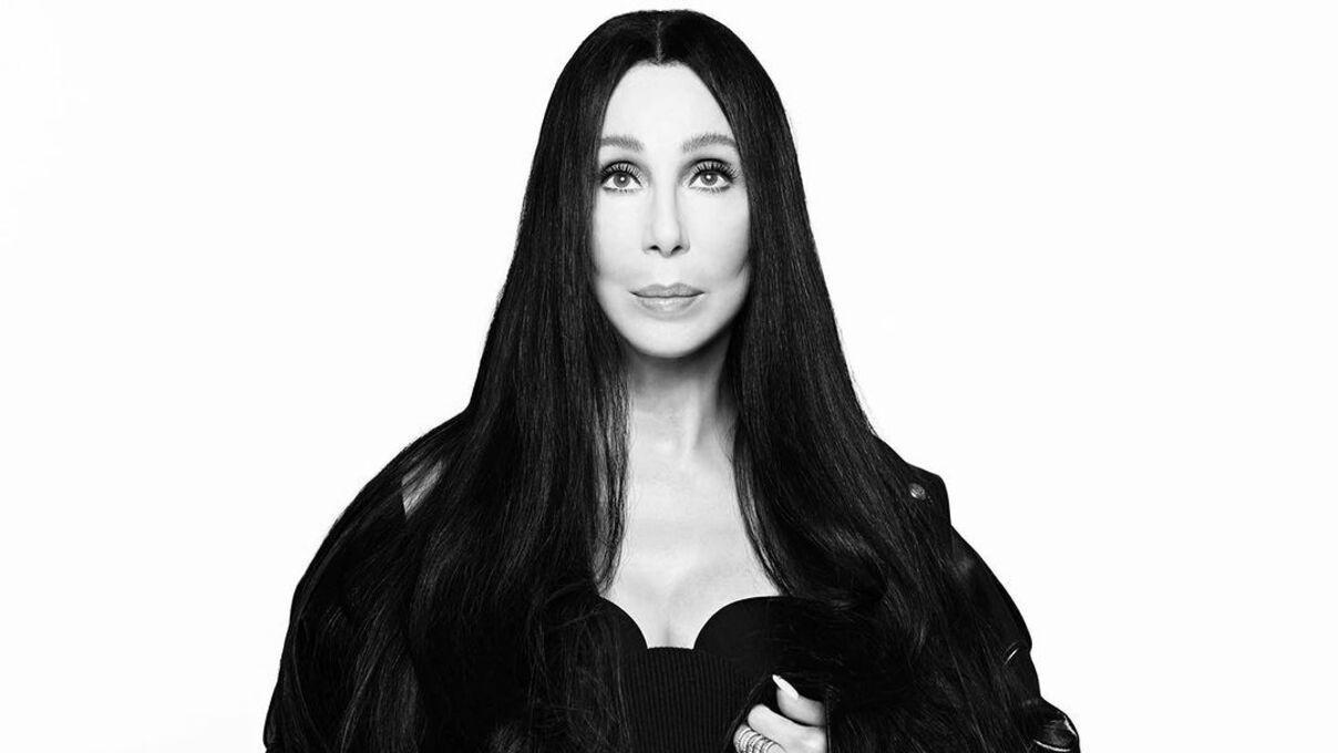 Шер разошлась с молодым бойфрендом после намека на помолвку Шер разошлась с молодым бойфрендом после намека на помолвку