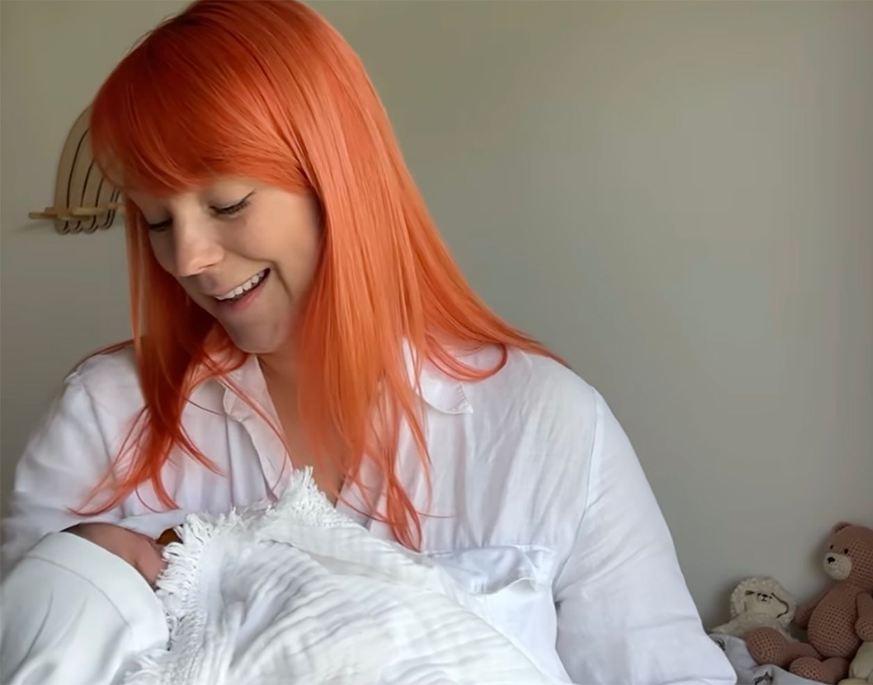 Светлана Тарабарова спела колыбельной дочке дочери Светлана Тарабарова спела колыбельной дочке дочери