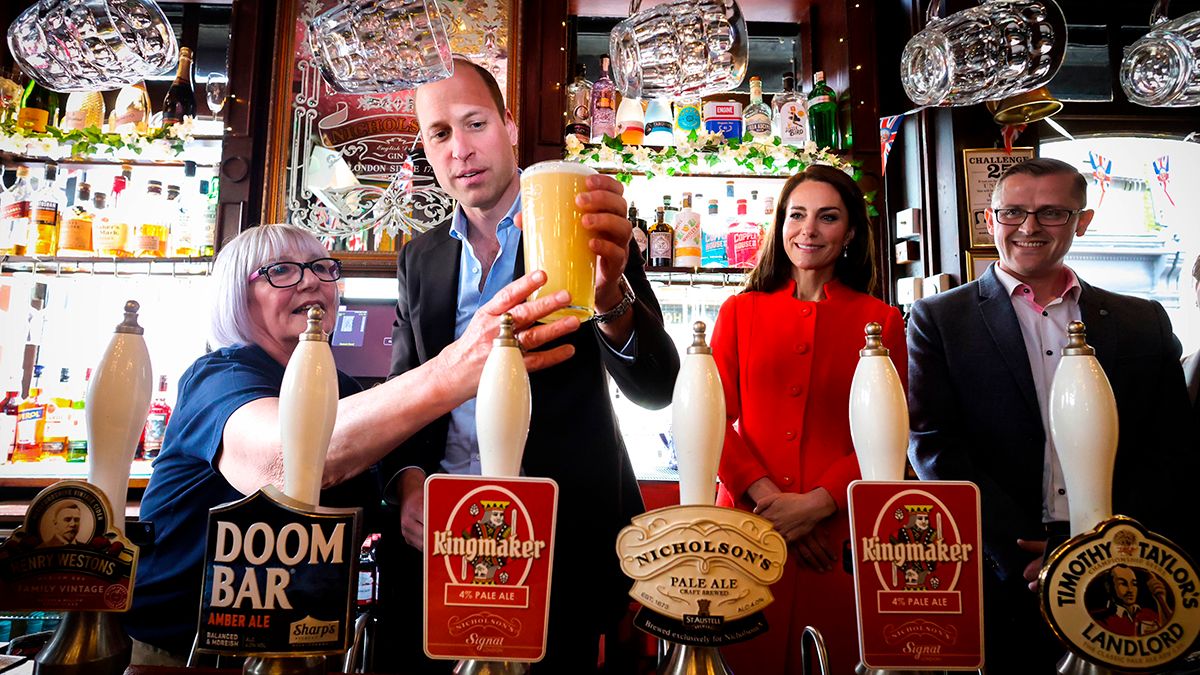 Кейт Миддлтон и принц Уильям сходили в паб Кейт Миддлтон и принц Уильям сходили в паб