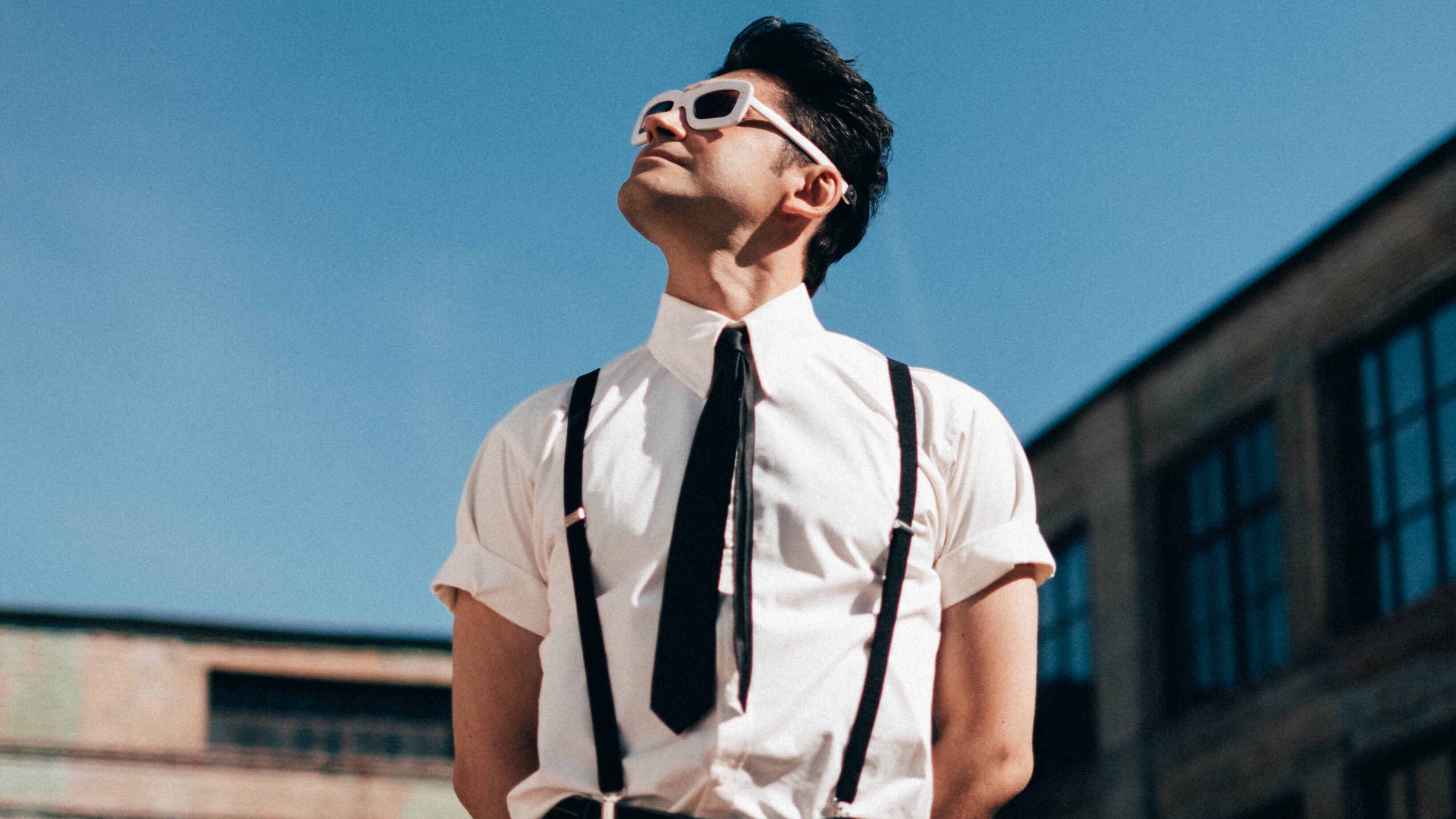 Дан Балан випустив кліп Love Maria, де згадав про війну - відео Дан Балан випустив кліп Love Maria, де згадав про війну - відео