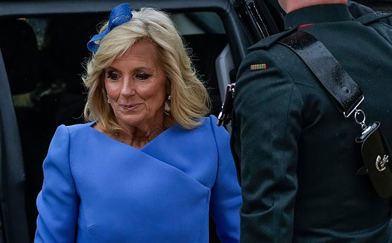 Джилл Байден приїхала на коронацію Чарльза ІІІ Джилл Байден приїхала на коронацію Чарльза ІІІ