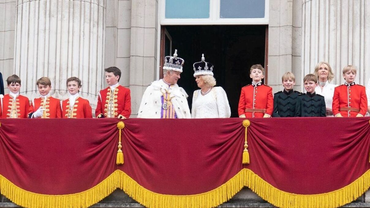 Коронація Чарльза ІІІ - у мережі роблять меми та жартують про подію Коронація Чарльза ІІІ - у мережі роблять меми та жартують про подію