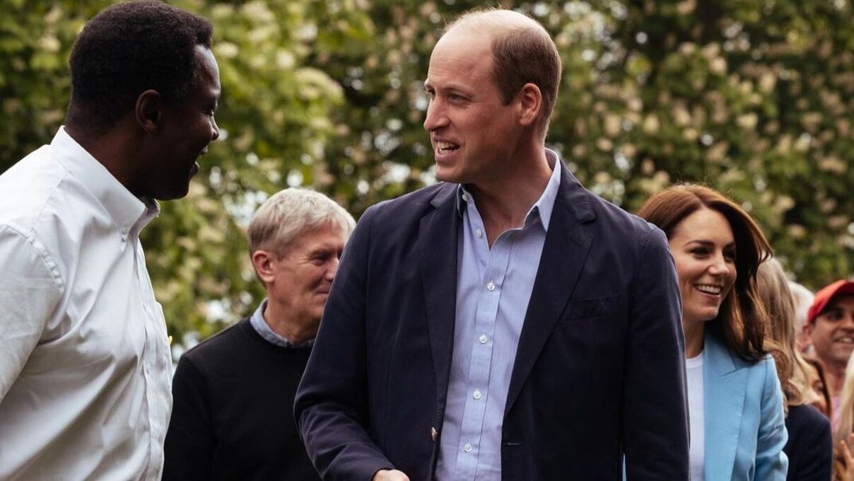 Кейт Миддлтон и принц Уильям неожиданно приветствовали публику - фото