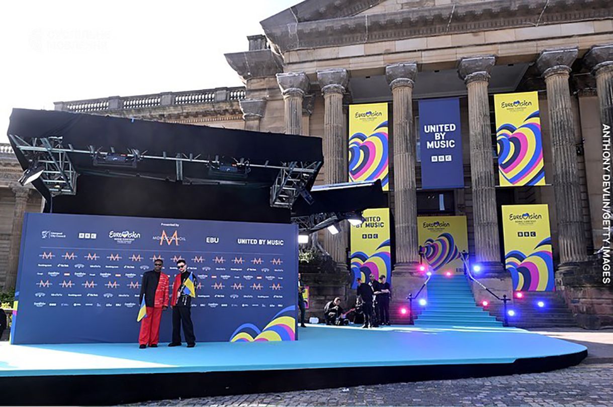 TVORCHI під час виходу на бірюзову доріжку TVORCHI під час виходу на бірюзову доріжку