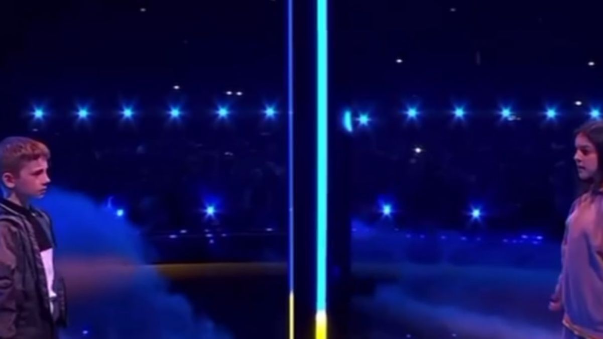 Начало Евровидения-2023 – видео сцены в сине-желтом цвете