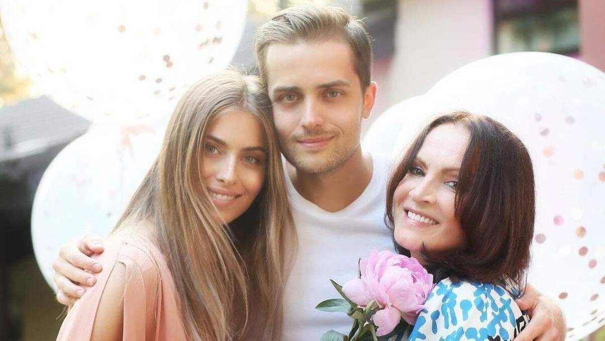 Софія Ротару з онуками Софія Ротару з онуками