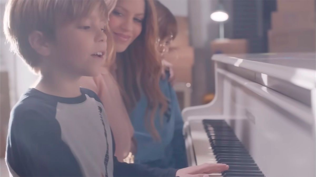 Шакира показала сыновей от Пике в новом клипе – видео, которое разрывает ютуб Шакира показала сыновей от Пике в новом клипе – видео, которое разрывает ютуб