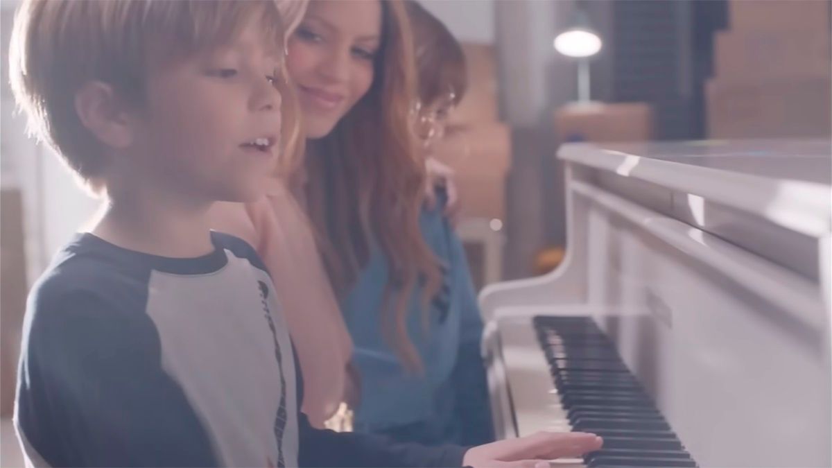 Шакира показала сыновей от Пике в новом клипе – видео, которое разрывает ютуб