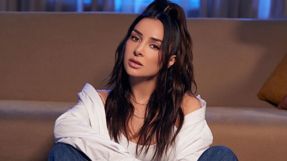 Злата Огневич упала со сцены - видео с концерта в Белой Церкви Злата Огневич упала со сцены - видео с концерта в Белой Церкви