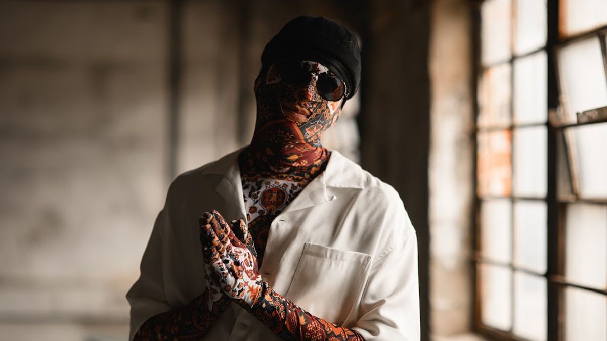 КилимМэн из Kalush Orchestra выпустил первую песню - За стежки - видео КилимМэн из Kalush Orchestra выпустил первую песню - За стежки - видео