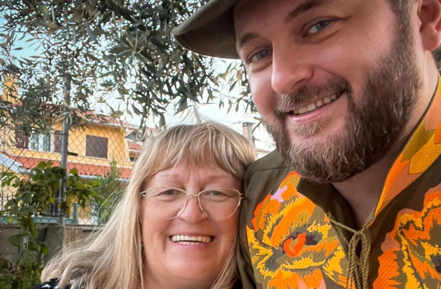 Дзидзё показал фото с мамой Дзидзё показал фото с мамой