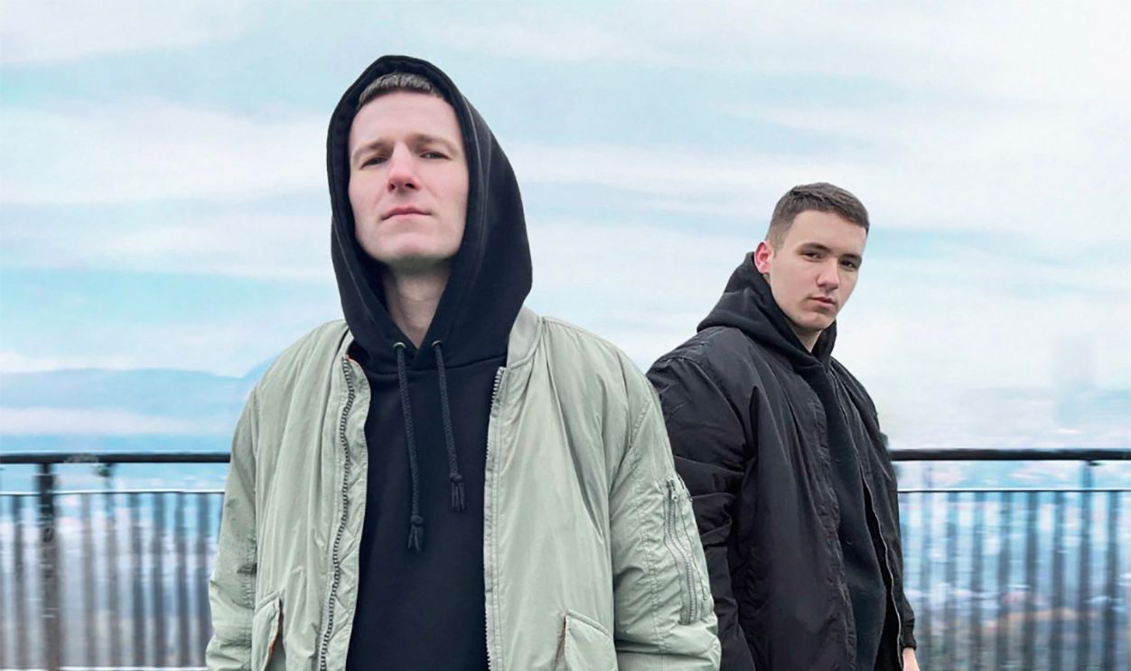 YAKTAK и DOVI выпустили трек "Перекотиполе" YAKTAK и DOVI выпустили трек "Перекотиполе"