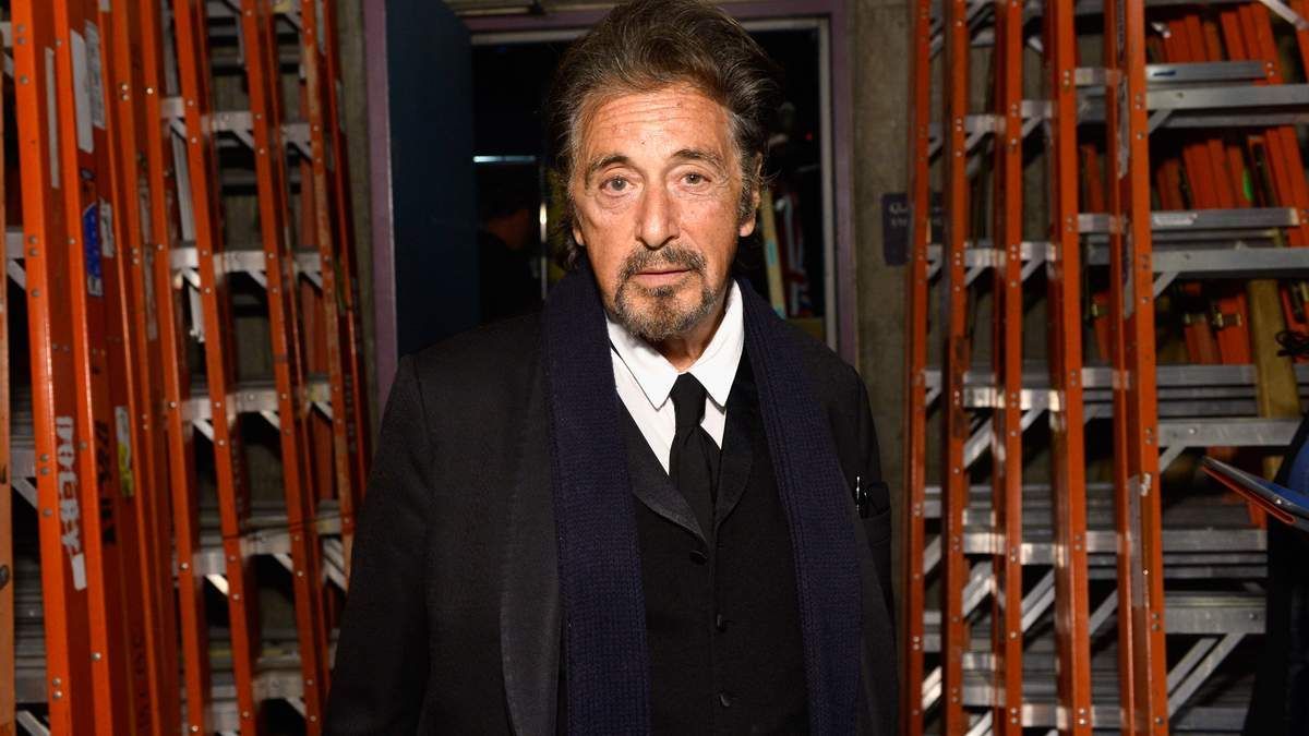 Аль Пачіно вчетверте стане батьком – скільки років його коханій і на якому вона місяці Аль Пачіно вчетверте стане батьком – скільки років його коханій і на якому вона місяці