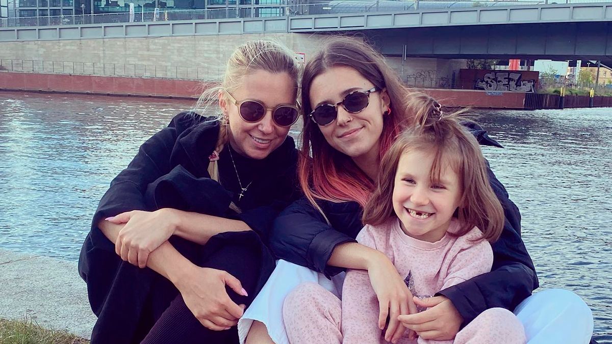 Тоня Матвієнко показала двох доньок – як вони виглядають – відео Тоня Матвієнко показала двох доньок – як вони виглядають – відео