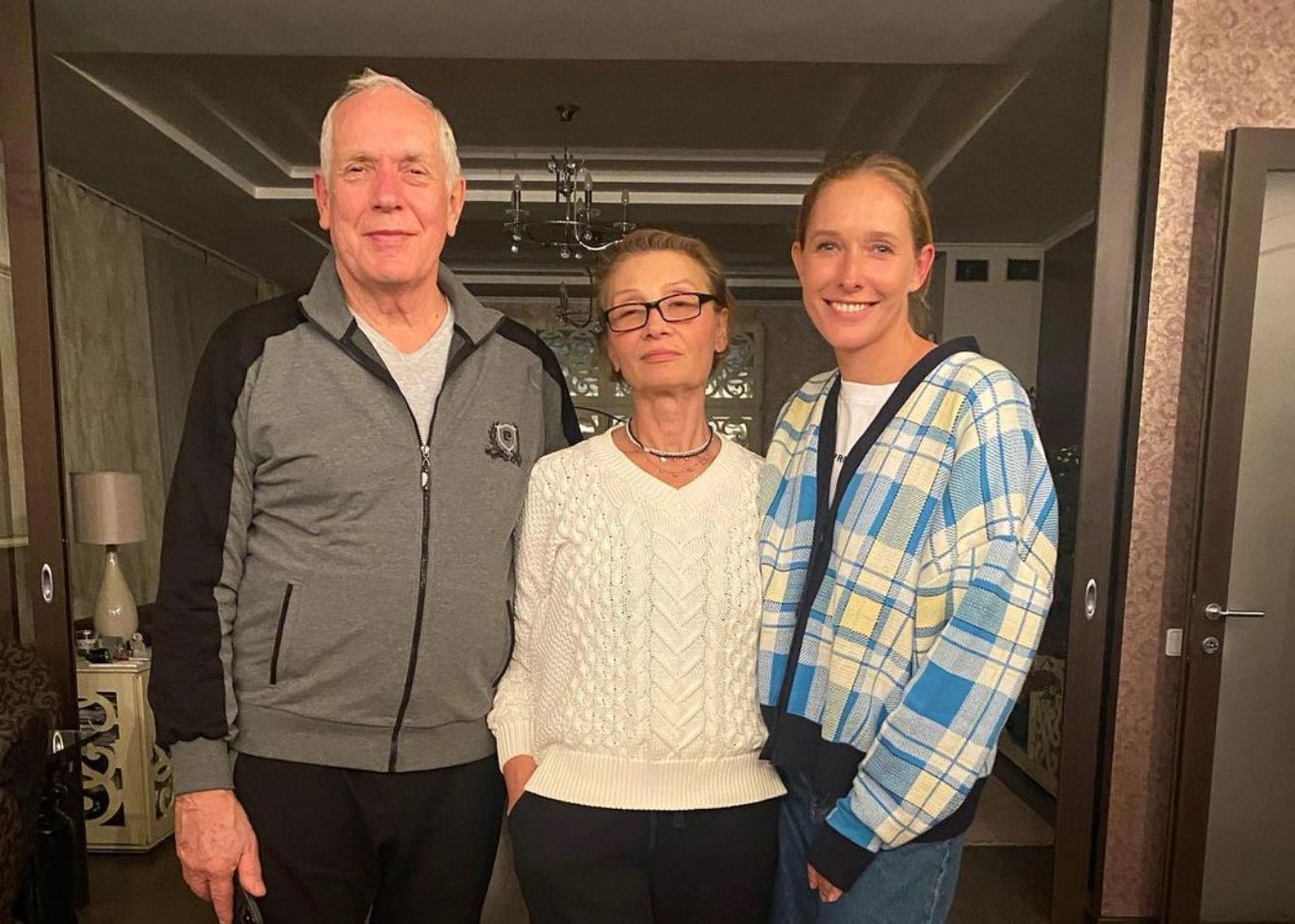 Екатерина Осадчая с родителями Екатерина Осадчая с родителями