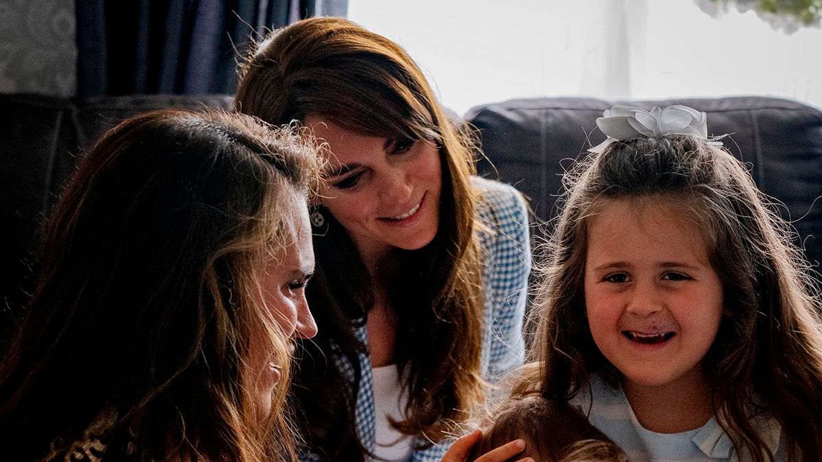 Кейт Миддлтон поразила образом в жакете Zara – как она выглядит – фото Кейт Миддлтон поразила образом в жакете Zara – как она выглядит – фото