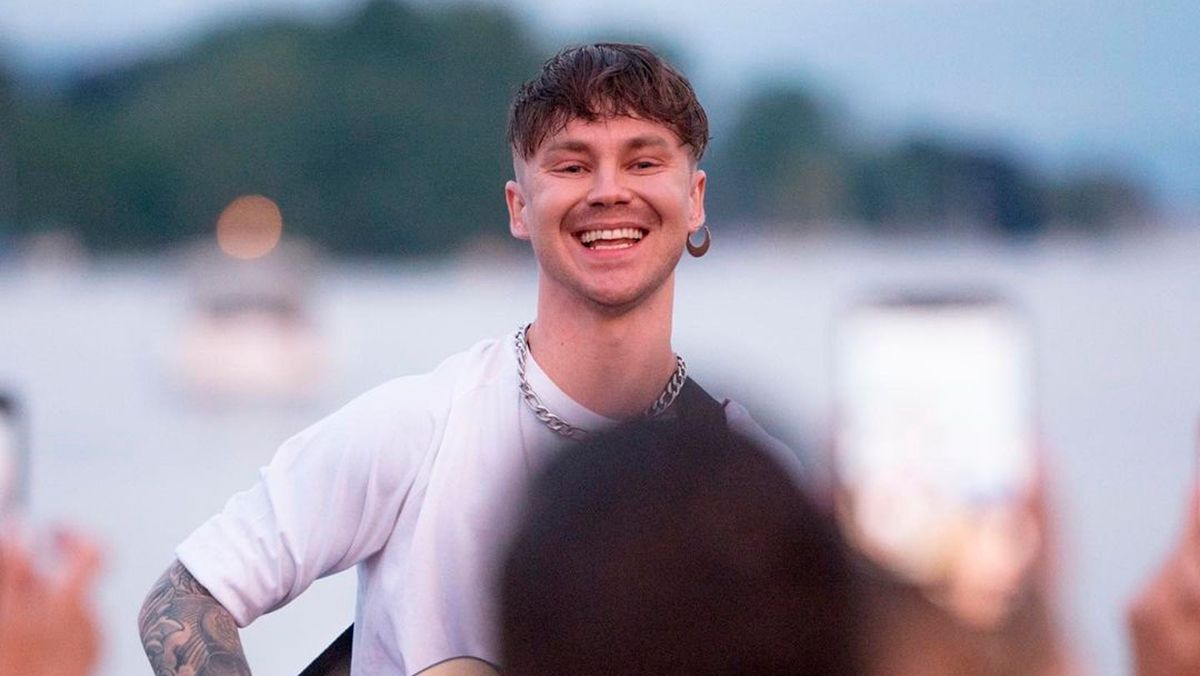 Артему Пивоварову зірвали концерт у Швейцарії – чим усе закінчилося Артему Пивоварову зірвали концерт у Швейцарії – чим усе закінчилося