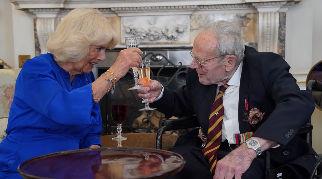 Королева Камилла встретилась с ветераном Второй мировой войны