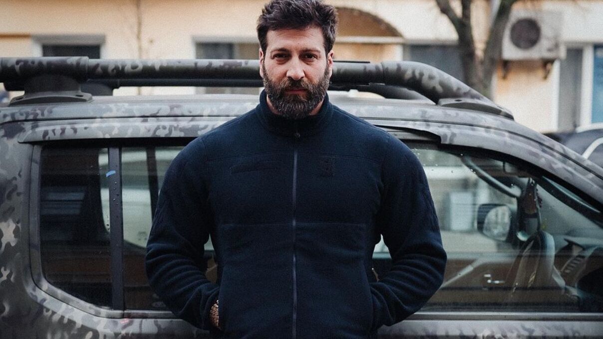 Даніель Салем допоміг евакуювати українців - відео з Херсону Даніель Салем допоміг евакуювати українців - відео з Херсону