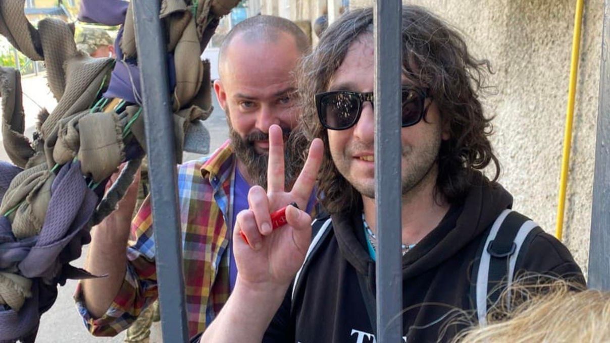 Учасників гурту Junket забрали з вокзалу до військкомату Учасників гурту Junket забрали з вокзалу до військкомату