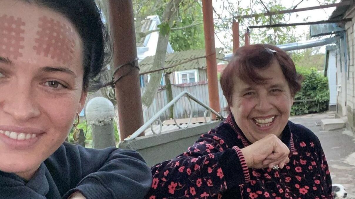 Даша Астаф'єва з бабусею Даша Астаф'єва з бабусею