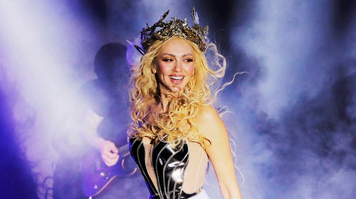 Оля Полякова просить плюнути в Баскова чи Лепса – платить тисячу доларів Оля Полякова просить плюнути в Баскова чи Лепса – платить тисячу доларів