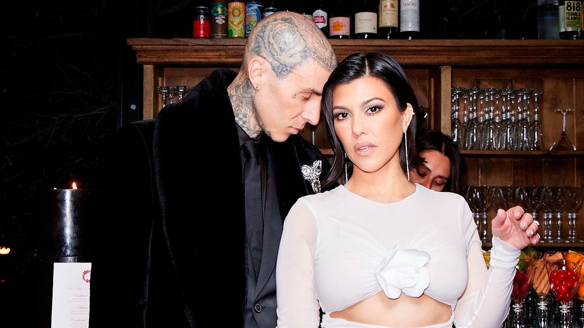 Кортні Кардашян вагітна вчетверте – вона оголосила це на концерті – відео Кортні Кардашян вагітна вчетверте – вона оголосила це на концерті – відео