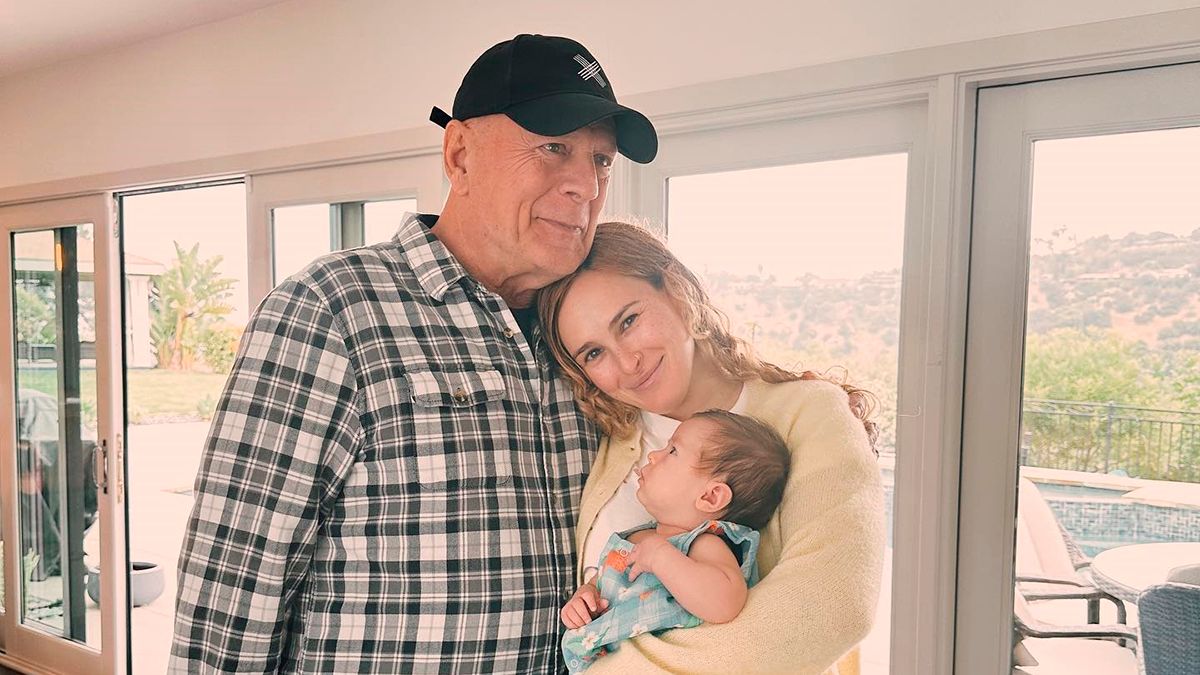 Хворий Брюс Вілліс зустрівся з онукою – як він виглядає – фото актора Хворий Брюс Вілліс зустрівся з онукою – як він виглядає – фото актора