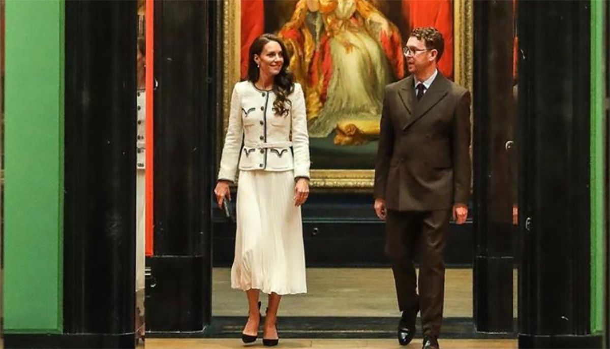 Кейт Міддлтон у галереї в Лондоні Кейт Міддлтон у галереї в Лондоні