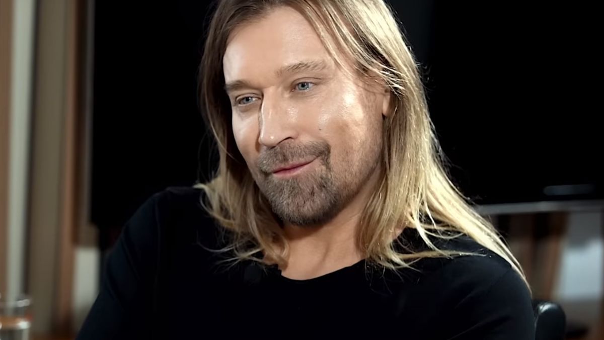 Олег Винник дав інтерв'ю – як реагують фанати, чи критують артиста за виїзд з України Олег Винник дав інтерв'ю – як реагують фанати, чи критують артиста за виїзд з України