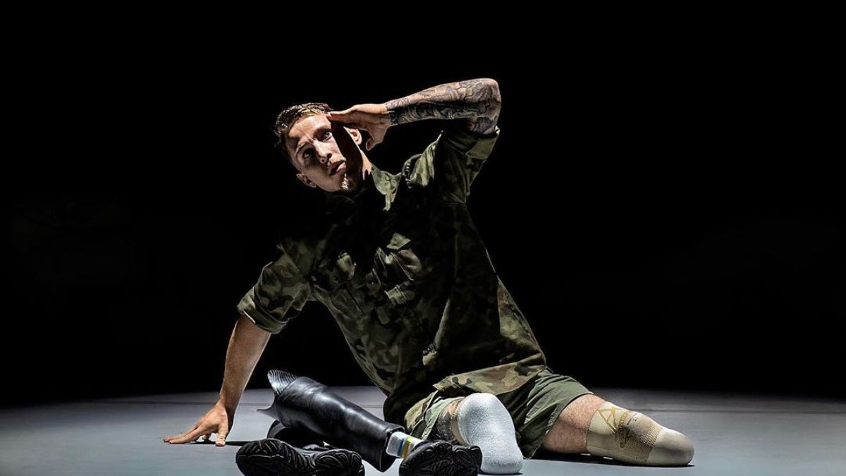 Олександр Будько, який на фронті втратив дві ноги, виступив у Каліфорнійському театрі - фото Showbiz