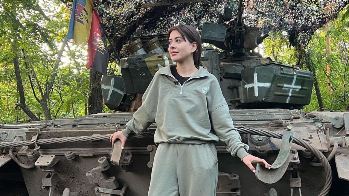 Раміна Есхакзай поїхла під Бахмут, де потрапила під ворожий обстріл - відео - Showbiz Раміна Есхакзай поїхла під Бахмут, де потрапила під ворожий обстріл - відео - Showbiz