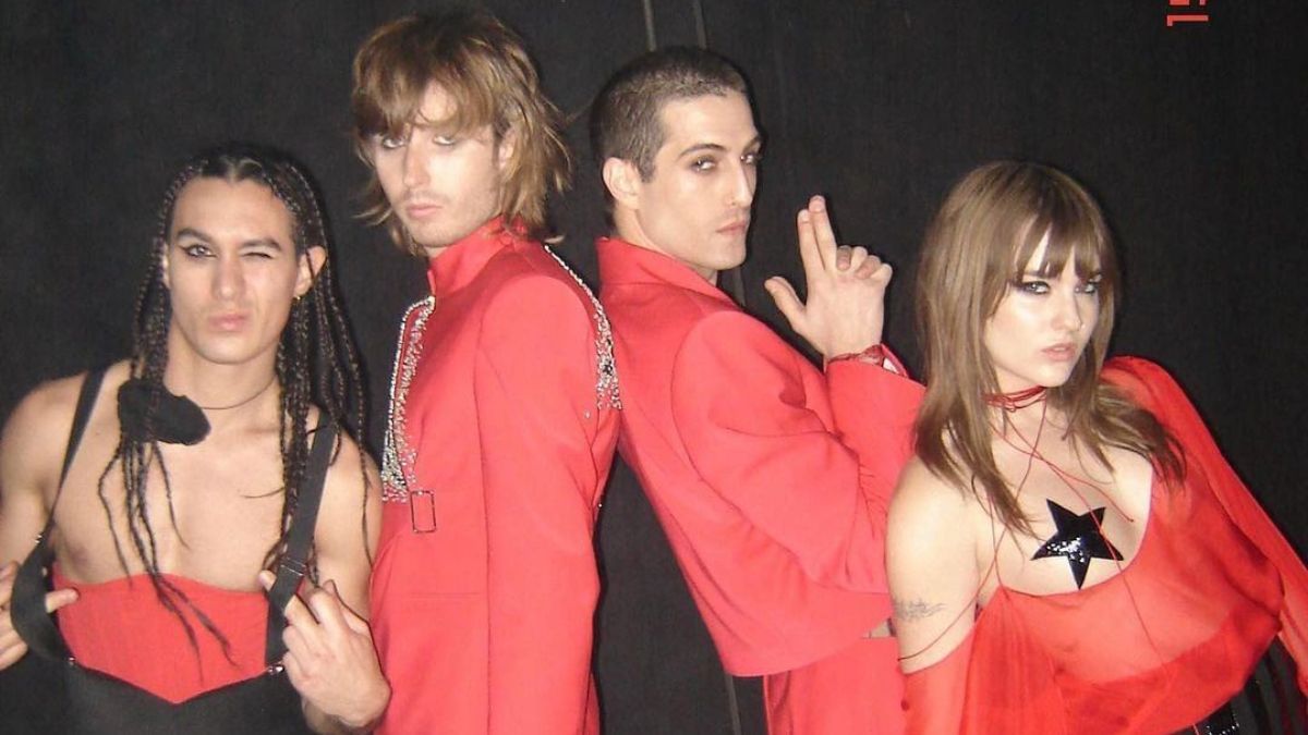 Фролов создал костюмы для Манескин – фото образов Фролов создал костюмы для Манескин – фото образов