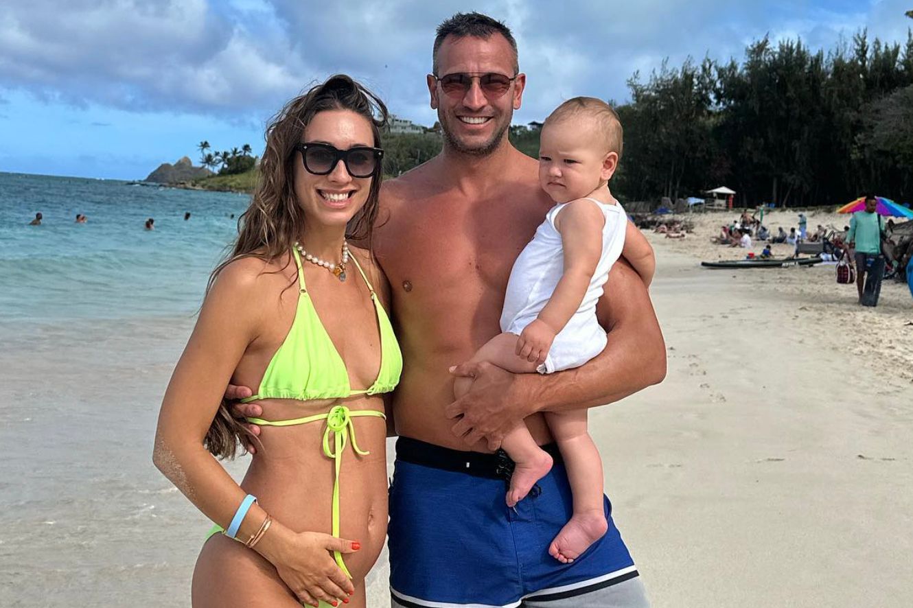 Саша Шульгина с мужем и дочерью Саша Шульгина с мужем и дочерью