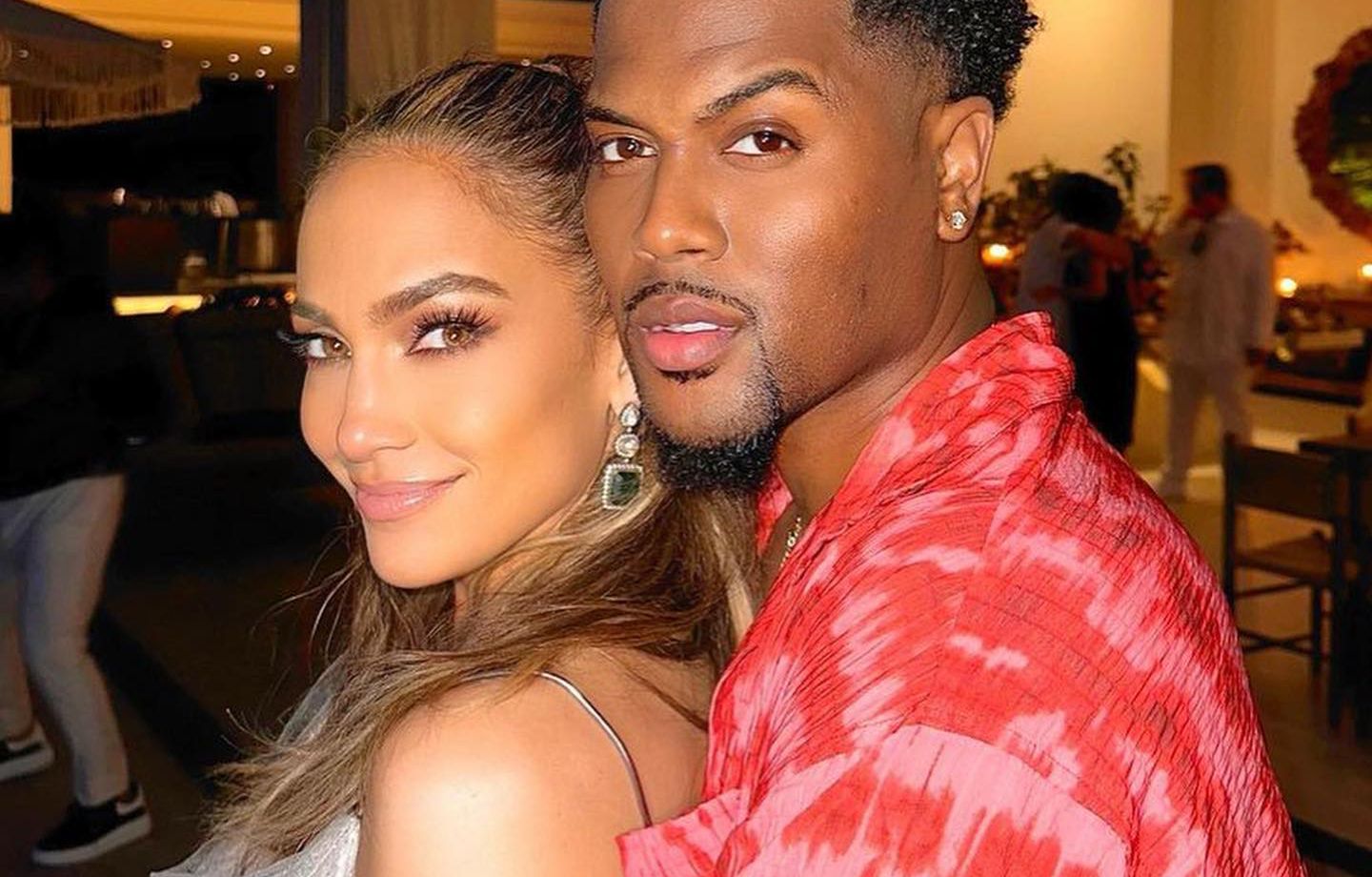 Дженніфер Лопес відсвяткувала день народження Дженніфер Лопес відсвяткувала день народження