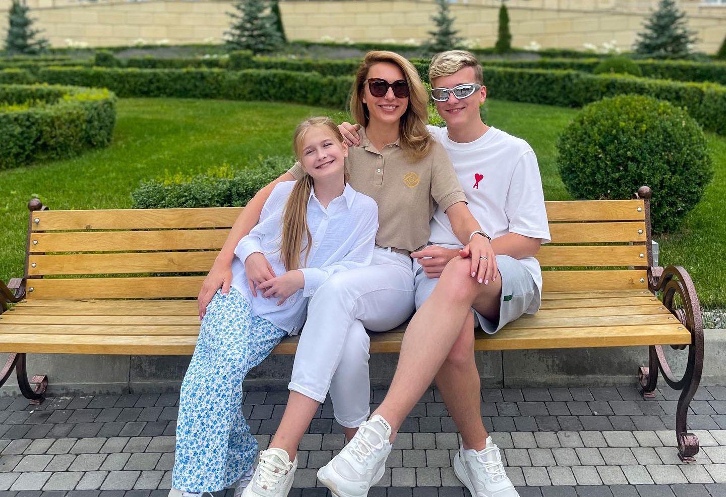 Марина Боржемська з дітьми Марина Боржемська з дітьми