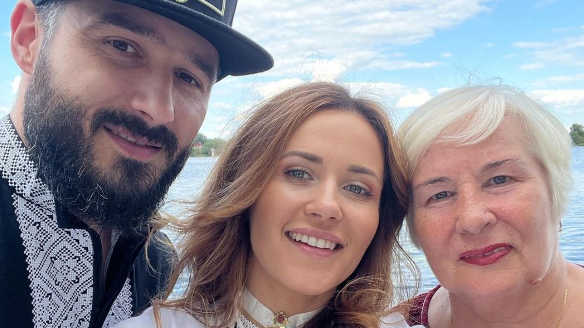 Наталья Денисенко с мужем и мамой Наталья Денисенко с мужем и мамой