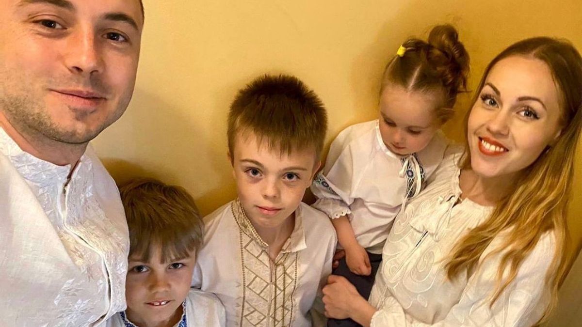 Тарас Тополь с женой и детьми Тарас Тополь с женой и детьми