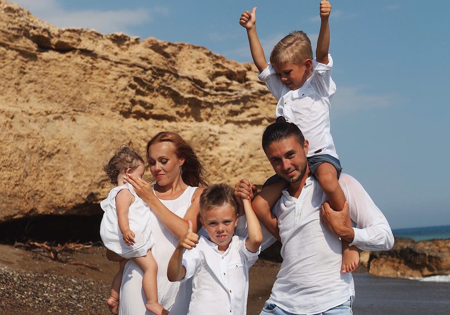 Тарас Тополя с семьей Тарас Тополя с семьей