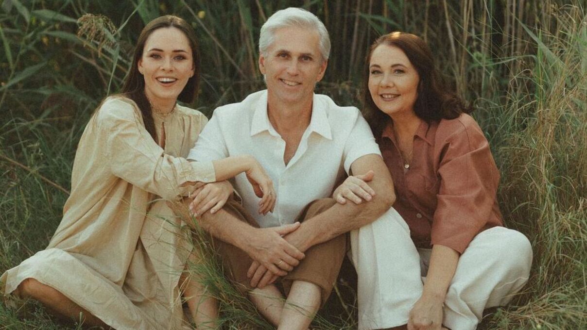 Юлія Саніна з батьками Юлія Саніна з батьками