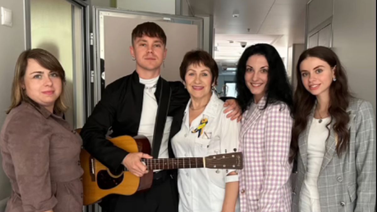 Артем Пивоваров в больнице "Охмадит" Артем Пивоваров в больнице "Охмадит"