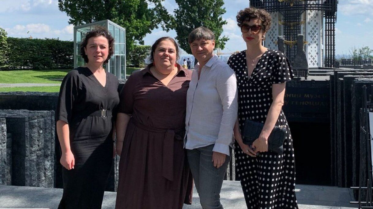 Леся Гасиджак с адвокатами Юрфем Леся Гасиджак с адвокатами Юрфем