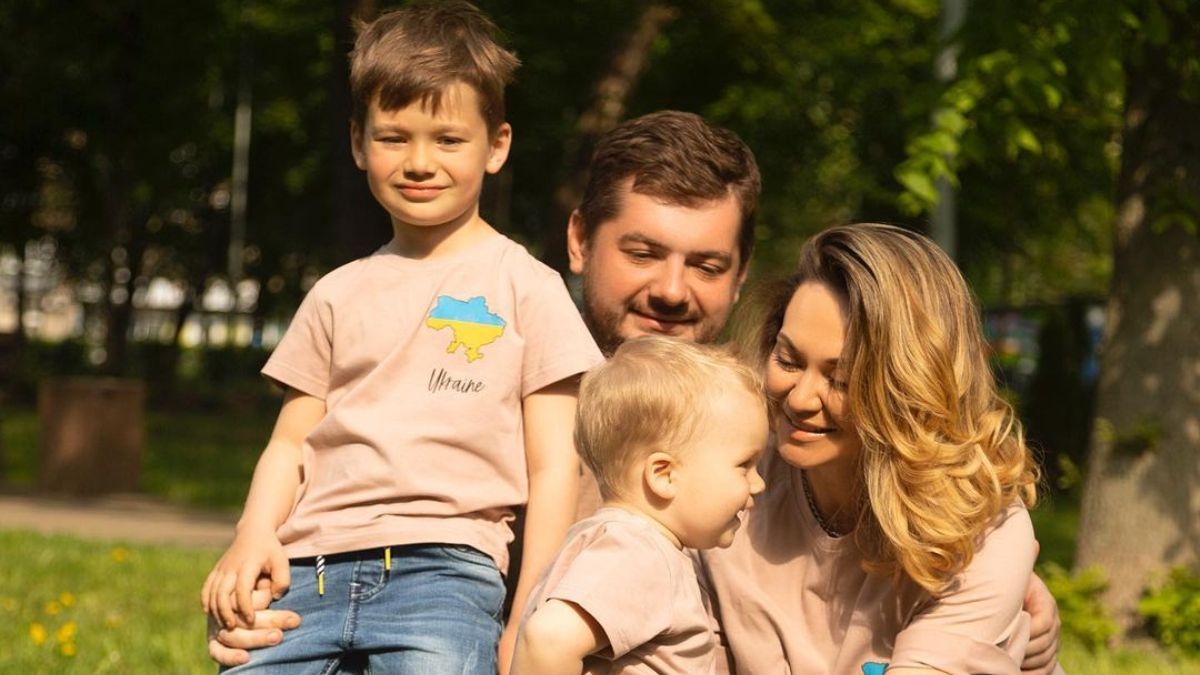 Анна Саліванчук з чоловіком та дітьми