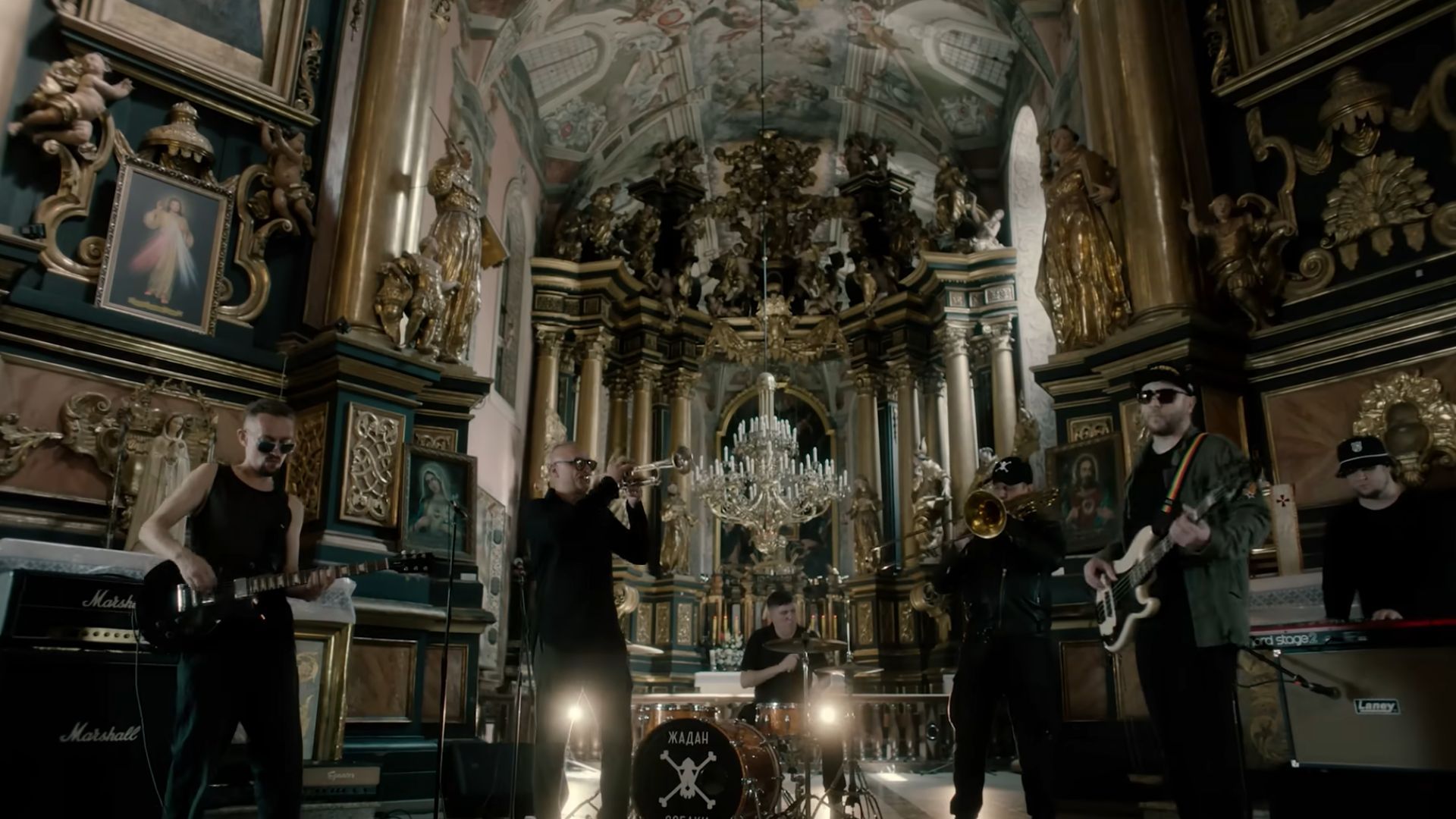 Музыканты группы "Жадан и Собаки" Музыканты группы "Жадан и Собаки"